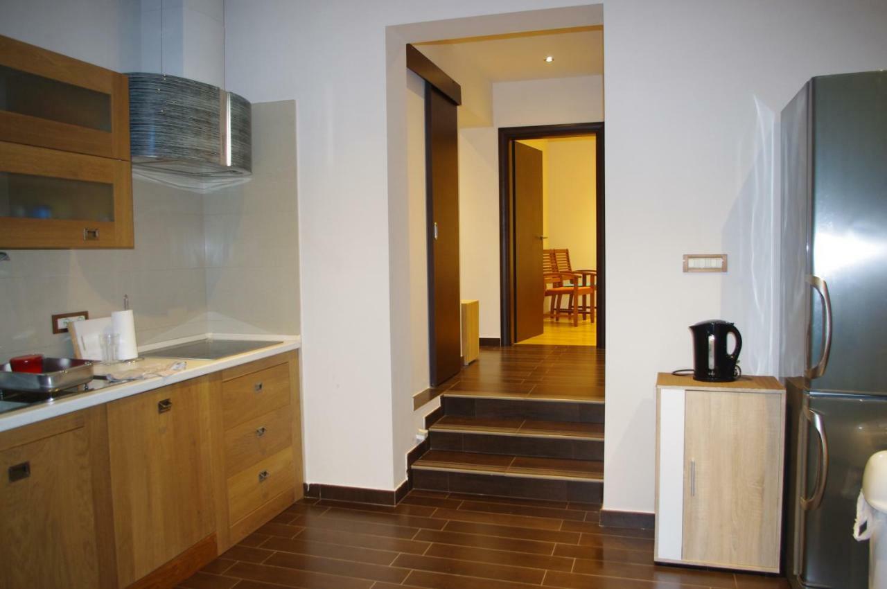 Apartment Verano Njivice Buitenkant foto